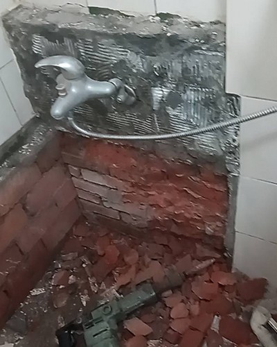 花蓮吉安鄉浴缸拆除, 花蓮吉安鄉浴室防水, 花蓮吉安鄉浴室防水施作, 花蓮吉安鄉浴室整修, 花蓮吉安鄉泥作粗胚, 花蓮吉安鄉泥作細胚, 花蓮吉安鄉浴室防水工程, 花蓮吉安鄉老屋翻新, 花蓮吉安鄉房屋修繕, 花蓮吉安鄉浴室翻新施工, 花蓮吉安鄉磁磚打除, 花蓮吉安鄉打除清運